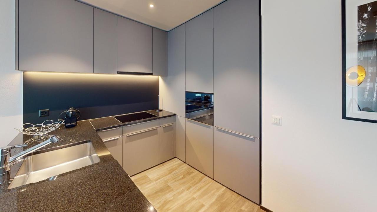 Spacious 1 Bedroom Apartment With Balcony Цюрих Екстериор снимка